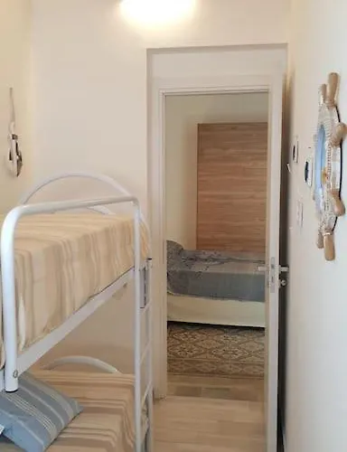 Il Terrazzo Sul Porto Apartment *